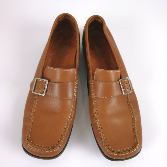 donald j pliner women's loafers